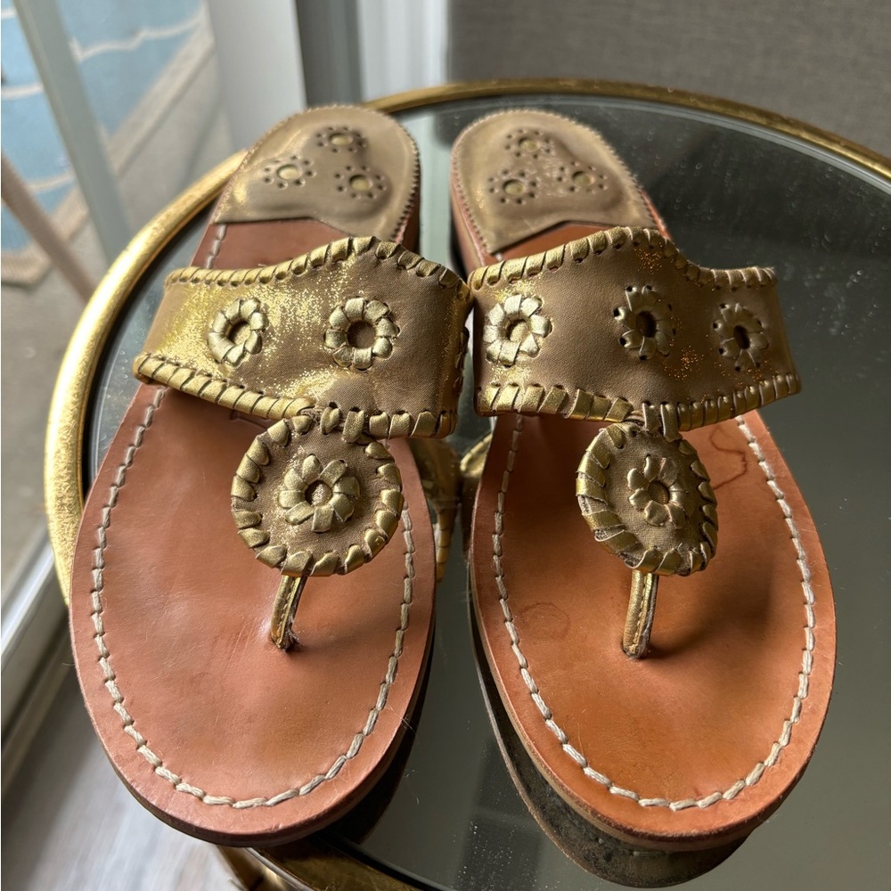 Jack Rogers Sandals Women’s 7 Gold Shimmer Medallion